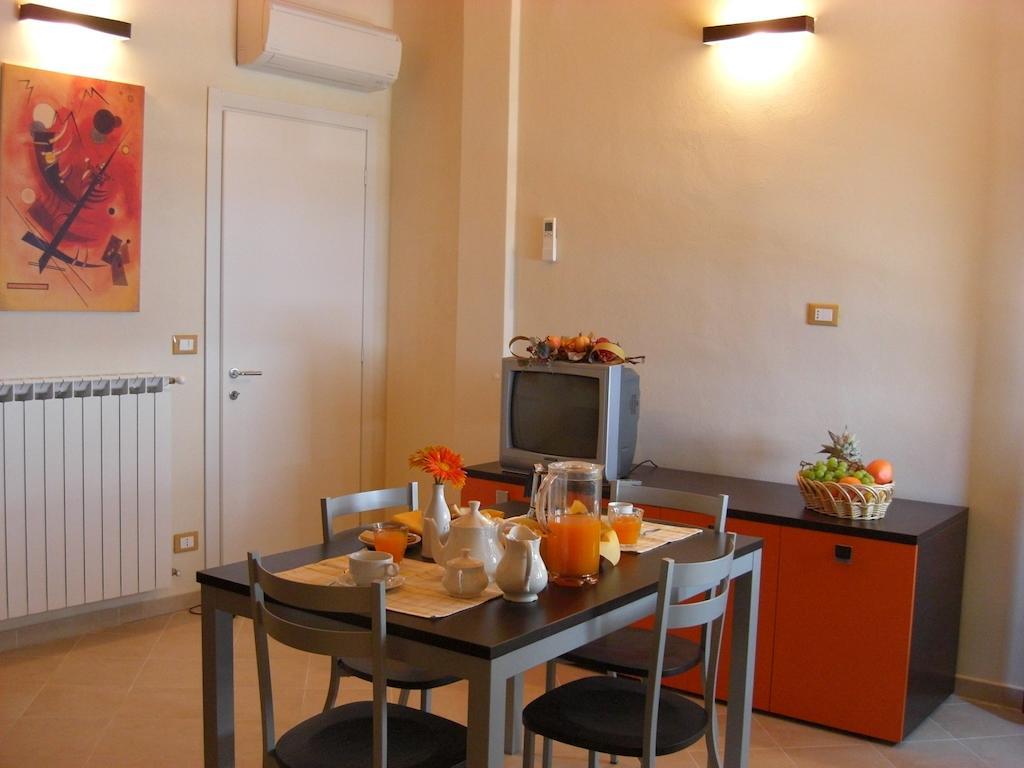 Les Bijoux Apartments Pietra Ligure Habitación foto